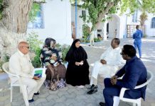 Guddoomiyaha gobolka Banaadir oo qaabilay dhibane Deeqo Maxamed Makaraan