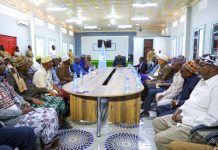 Guddoomiyaha golaha shacabka oo la kulmay odayaasha dhaqanka Koofur Galbeed