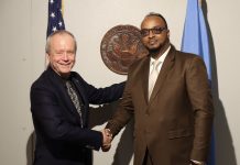 Wasiirka Howlaha guud XFS oo kulan la qaatay Danjire Mareykanka ee Soomaaliya