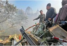 Diyaarad sidday 72 ruux oo ku burburtay bartamaha Nepal