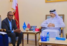 Guddoomiyaha hay’adda maaraynta masiibooyinka oo la kulmay safiirka Qatar
