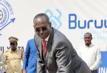 Duqa Muqdisho oo dhagax dhigay dhismaha waddada xiriirisa Xoosh iyo Ex-Koontarool Afgooye