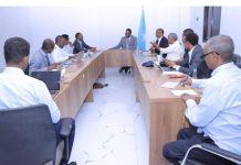 Guddoomiyaha hay’adda Maaraynta Masiibooyinka oo xafiiskiisa ku qaabilay madaxa xarunta dhexe IGAD ee laqabsiga cimilada iyo ilaalinta Deegaanka