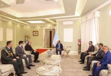 Madaxweyne Xasan Sheekh oo Warqadaha aqoonsiga ka guddoomay Danjireyaasha Dalalka Turkiga, Burundi iyo Thailand