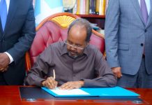 Madaxweyne Xasan Sheekh oo saxiixay Sharciyada Cunaqabateynta Maaliyadeed ee Cayiman, Hay’adda Sirdoonka iyo Nabad-Sugidda Qaranka iyo Korontada Qaranka