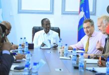 Duqa Muqdisho oo xafiiskiisa ku qaabilay xubno ka socda Qaramada Midoobay