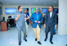 Wasiirro ka tirsan xukuumadda oo booqday xarunta hay’adda maaraynta masiibooyinka