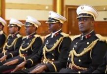 Madaxweyne Xasan Sheekh oo la kulmay saraakiil ciidan oo dalka Qatar ku qaadanaya tababar