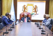 Guddoomiyaha golaha Shacabka oo xafiiskiisa ku qaabilay ergayga gaarka ee arrimaha Somaliland