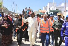 Guddoomiyaha Gobolka Banaadir oo dhagax dhigay dhismaha waddo dhaxmarta degmada Cabdicasiis
