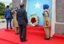 Madaxweyne Xasan Sheekh oo Ubax dhigay Taallada Daljirka Dahsoon