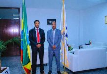 Safiirka Soomaaliya ee Ethiopia oo la kulmay wasiir dowlaha warshadaha dalkaas