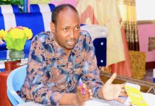 Wasiirka Amniga koofur galbeed oo la kulmay saraakiisha ciidamada iyo maamulka degmada Baraawe