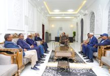 Madaxweyne Xasan Sheekh oo Dhuusamareeb ku qaabilay qaar kamid ah siyaasiyiinta Koonfur-galbeed