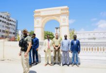 Duqa Muqdisho oo Safiirka Talyaaniga ee Soomaaliya ku wareejiyay dhismaha Casa Italia