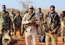 -Wasiirka Wasaaradda Gaashaandhiga xukuumadda federaalka Soomaaliya Mudane,Cabdulqaadir Maxamed Nuur oo ku sugan aagaga hore ee dagaalka Bariga gobolka Galgaduud ayaa la hadley cutubyo ka tirsan ciidanka xoogga dalka, gaar ahaan guutada 27-aad ee Abuu-dujaanah. Wasiirka ayaa ciidanka ku bogaadiyey dagaalka ay kula jiraan Khawaarijta caadeysatay daadinta dhiigga Shacabka Soomaaliyeed kuwaas oo hadda ka sii dabar go’aya dalka. Ciidamada geesiyaasha xoogga dalka oo kaashanaya kuwa degaanka ayaa degaanno badan oo ka tirsan Galmudug iyo Hirshabeelle ka wada howlgallo khawaarijta looga sifeynayo degaanada fara kutirsaka ah ay ku dhuumaaleysanayaan.