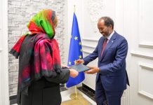 Madaxweyne Xasan Sheekh oo warqadaha aqoonsiga ka guddoomay safiirka cudub ee Midowga Yurub