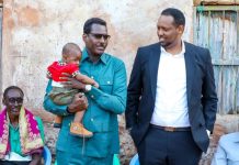 Madaxweynaha Galmudug oo booqday qoyskii uu ka baxay Mujaahid Axmed Fiiqane