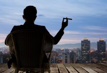 TIIHA SIYAASADEED MAXAA INOOGU SABAB AH?