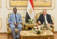 Wasiirka Cadaaladda iyo wafdi uu hoggaaminay oo gaaray dalka Masar