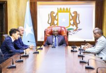 Guddoomiyaha Golaha Shacabka ee BJFS oo kulan la yeeshay safiirka UK ee Soomaaliya