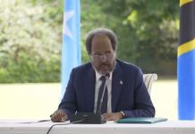 Madaxweynaha JFS oo Uganda ku saxiixay heshiiska ku biiritaanka dallada bulshada bariga Afrika (EAC)