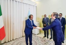 Madaxweyne Xasan Sheekh oo warqadaha aqoonsiga ka guddoomay Danjiraha cusub ee Talyaaniga