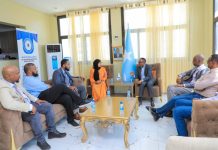 Guddoomiyaha Hay’adda SoDMA oo qaabilay Xildhibaan Hodan Xasan