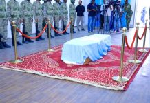 Madaxweyne Xasan Sheekh oo salaada Janaasada ku tukaday Marxuum Khadiija Maxamed Diiriye