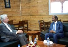 Madaxweyne Hassan Sheekh Maxamuud oo qaabilay madaxa sirdoonkeena CIA Mareykanka