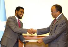 Ku-simaha Wasiirka Arrimaha Dibadda oo warqadaha aqoonsiga Danjirnimo ka guddoomay Madaxa hawlgalka IGAD ee Soomaaliya