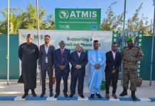 Wafdi ka socda guddiga Midowga Afrika iyo ATMIS oo la kulmay masāuuliyiin ka tirsan dowladda