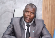 Agaasimaha guud ee Waasaradda Warfaafinta XFS oo bahda Saxaafadda la wadaagay hambalyo ku aaddan maalinta Raadiyaha