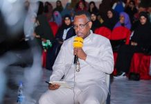 Wasiirka Cadaaladda iyo Arrimaha Dastuurka XFS oo Xarunta Degmada Hodan ka furay daadajinta doodaha dastuurka dalka