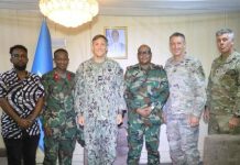 Taliyaha xoogga dalka oo kulan la qaatay taliyaha ciidanka gaarka ah ee Mareykanka