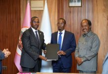 Madaxweyne Xasan Sheekh oo ka qaybgalay munaasabad uu xilka kula wareegayey agaasimaha cusub ee NISA