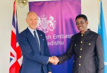Wasiirka Amniga gudaha XFS oo kulan la yeeshay safiirka UK ee Soomaaliya