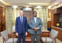 Ra’iisul wasaare kuxigeenka XFS oo xafiiskiisa ku qaabilay Safiirka Uk u jooga Soomaaliya