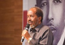 Madaxweyne Xasan Sheekh oo ka qeyb galay Munaasabad lagu xusayay Madaxweynihii Koowaad ee Soomaaliya