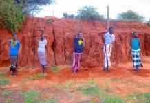 Shan ka mid ahaa khawaarijta oo lagu toogtay Kismaayo