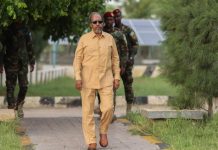 Madaxweyne Xasan Sheekh oo la kulmay madaxda wasaaradda gaashaandhigga iyo taliska xoogga dalka