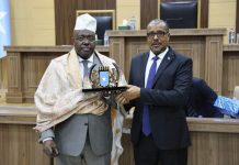 Gudoomiye ku xigeenka 2-aad ee aqalka sare oo guddoomiyey kulan uu ka qayb galay gudoomiyaha Baarlamanka EAC