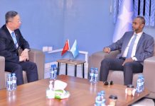 Wasiirka gaashaandhigga oo la kulmay safiirka Shiinaha