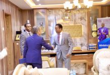 Wasiirka hawlaha guud oo qaabilay safiirka Talyaaniga