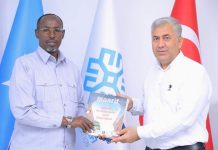 Guddoomiyaha Gobolka Banaadir oo Booqday Dugsiga Turkish Maarif