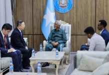 Guddoomiyaha Aqalka Sare oo qaabbilay Danjiraha Shiinaha u fadhiya Soomaaliya