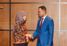 Xildhibaan Ilhaan Cumar oo si diiran ugu soo dhaweysay Minneapolis Wasiir Al-Cadaala