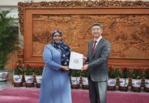 Safiirka Soomaaliya u fadhin doona Shiinaha oo laga guddoomiyey nuqullo ka mid ah warqadaha Aqoosniga