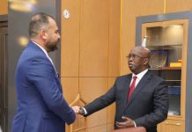 Guddoomiyaha gobolka Banaadir oo qaabilay wakiilka Hay’adda Tika ee Soomaaliya