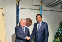 .Agaasimaha hay’adda socdaalka oo la kulmay safiirka Mareykanka